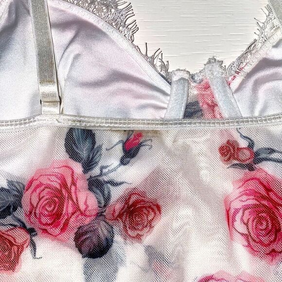 Eyelash Lace Flower Open Back Sheer Adjustable Strap Crop Cami - Picture 8 of 10